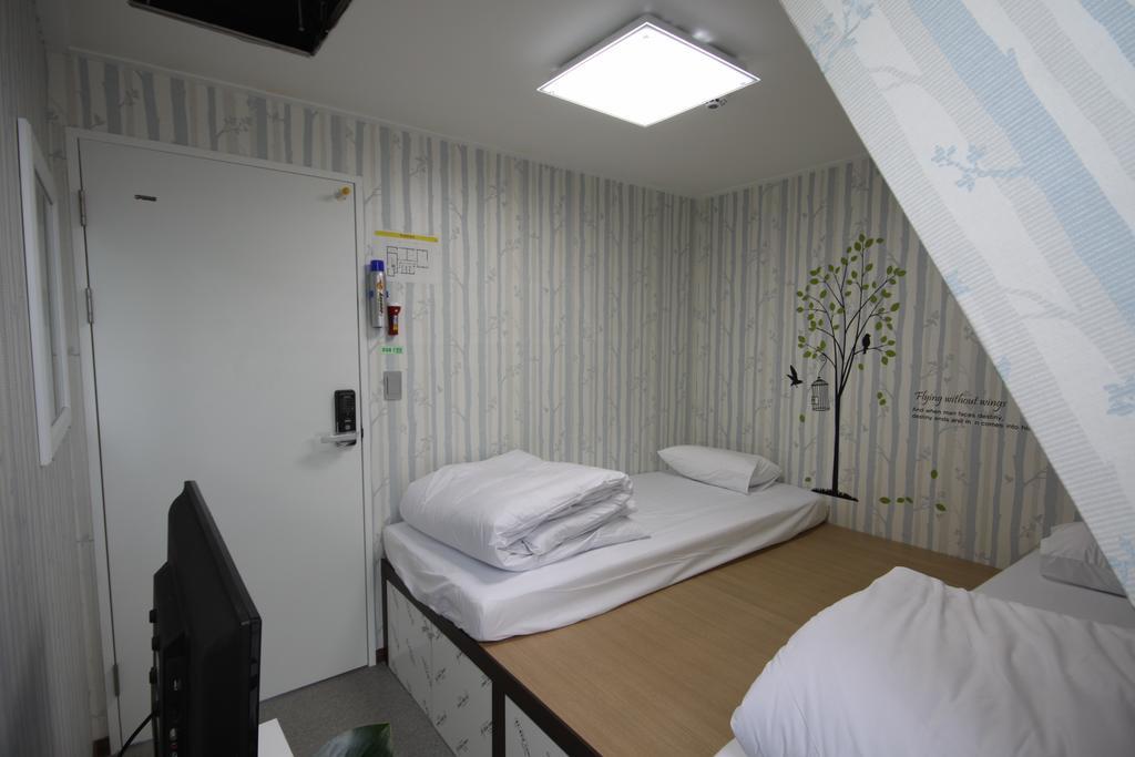 Miss Hongdae Guest House Seoul Ngoại thất bức ảnh