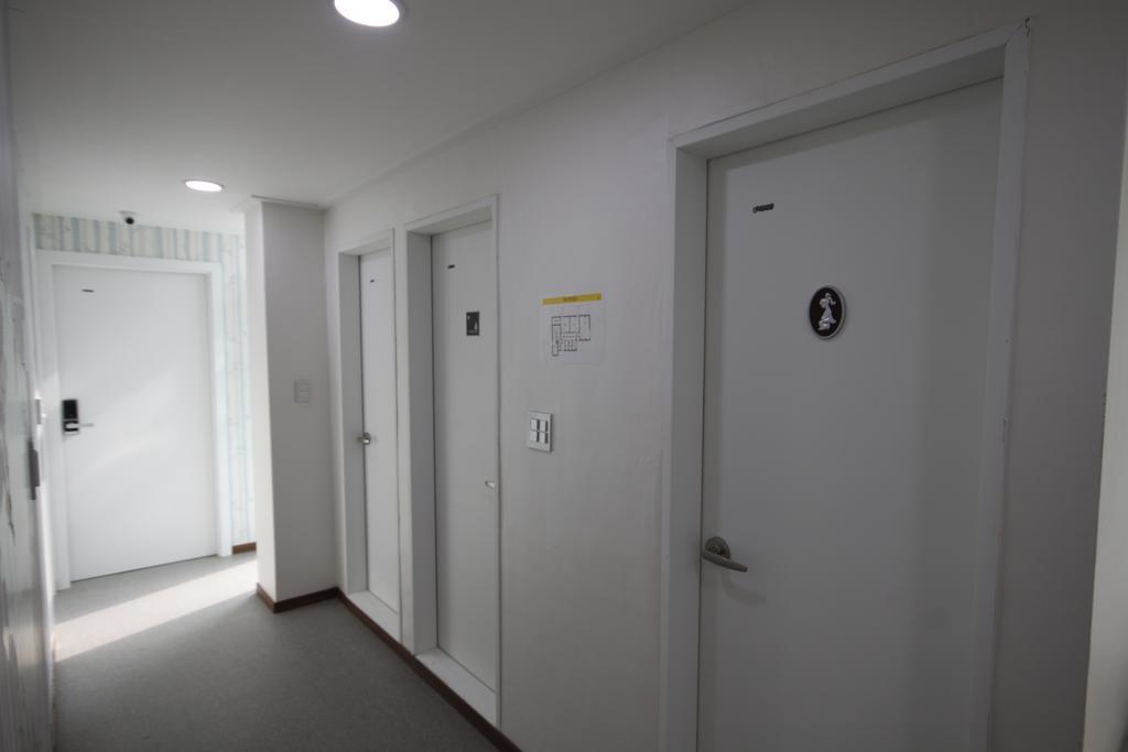 Miss Hongdae Guest House Seoul Ngoại thất bức ảnh